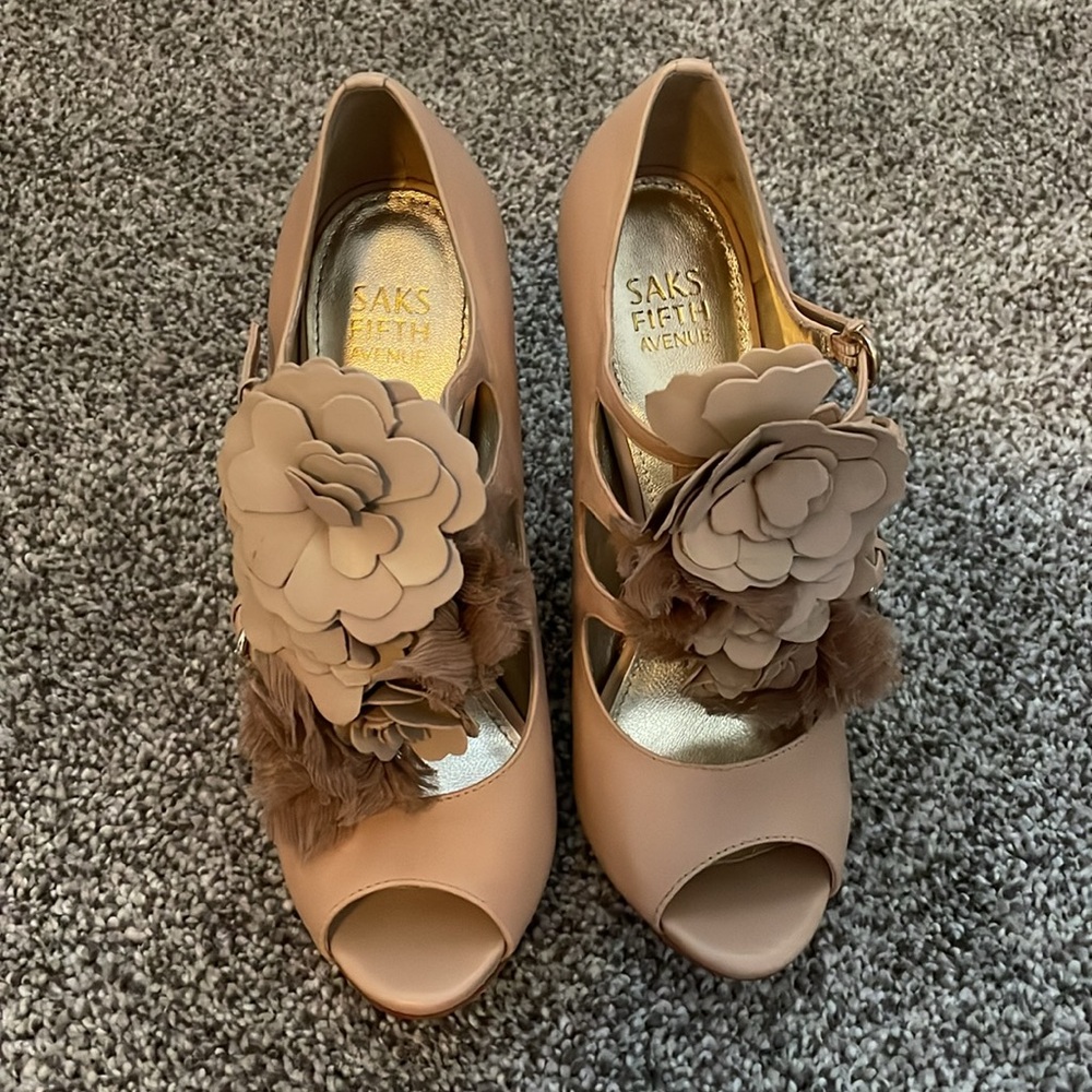 Nude Floral buckle heels - Picture 2 of 4